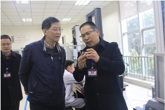 硅宝董事长_硅宝图片(3)