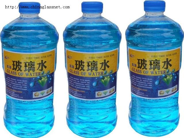 雨刮器刮不净玻璃 看不见的污物咋清除?
