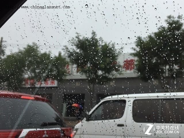 车玻璃怎样保养?才能保障驾驶视线清晰