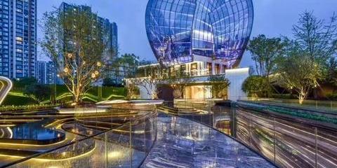 图片包含 游戏机, 建筑, 火车, 轨道描述已自动生成