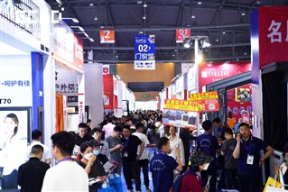 商店外的人群

AI 生成的内容可能不正确。